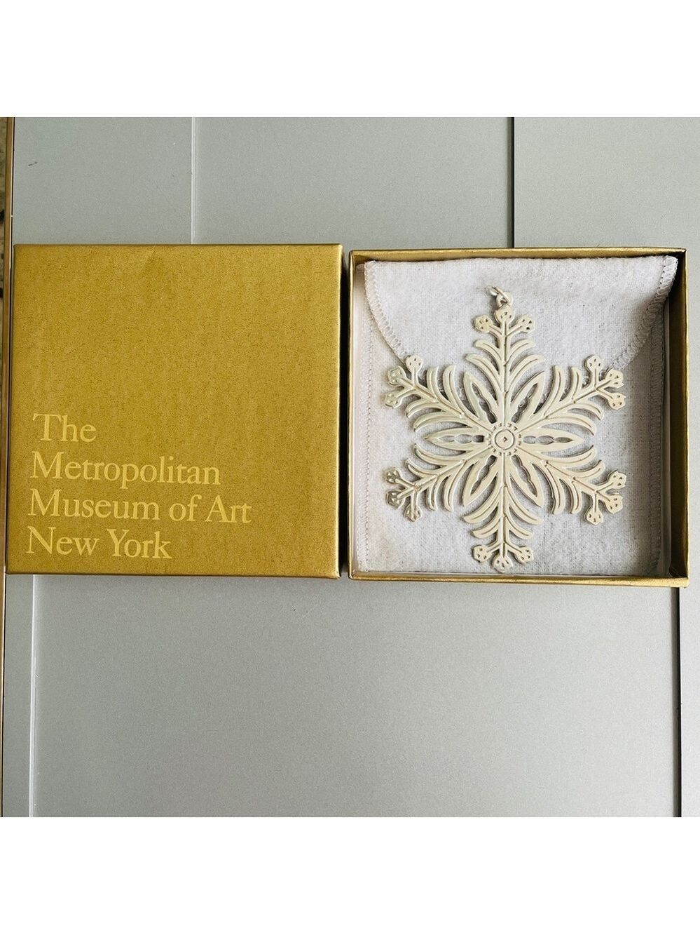 1973 Fritz Kredel MMA MUSEUM ART SNOWFLAKE Tree ORNAMENT PENDANT STERLIN…